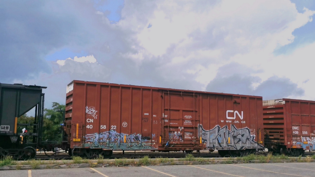 CN 405822